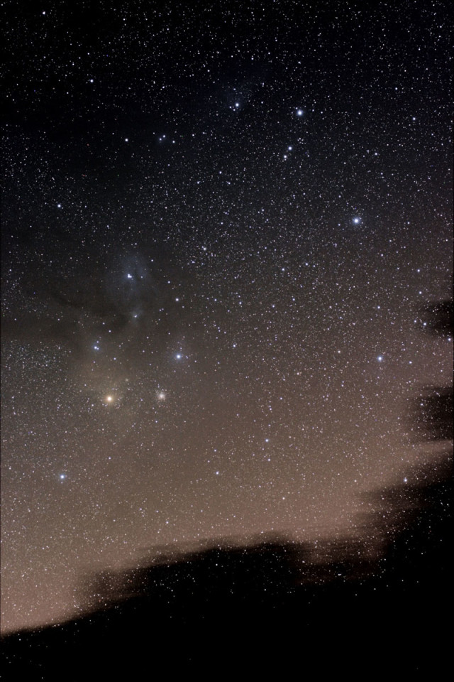 A hét csillagászati képe 2009. május 23-án készült, az ágasvári tavaszi észlelőhétvégén, 5 db 5 perces fotó felhasználásával. Canon EOS 400D vázzal, egy Sigma 70-200-as zoom objektívvel, 70 mm-es fókusznál, 4-es fényerővel, ISO 800-on.