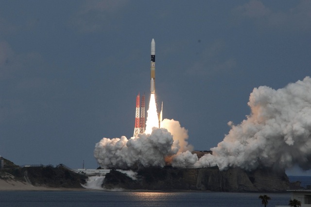 A Hayabusa-2 startja december 3-án egy H-2A hordozórakétával Tenagasima szigetéről.