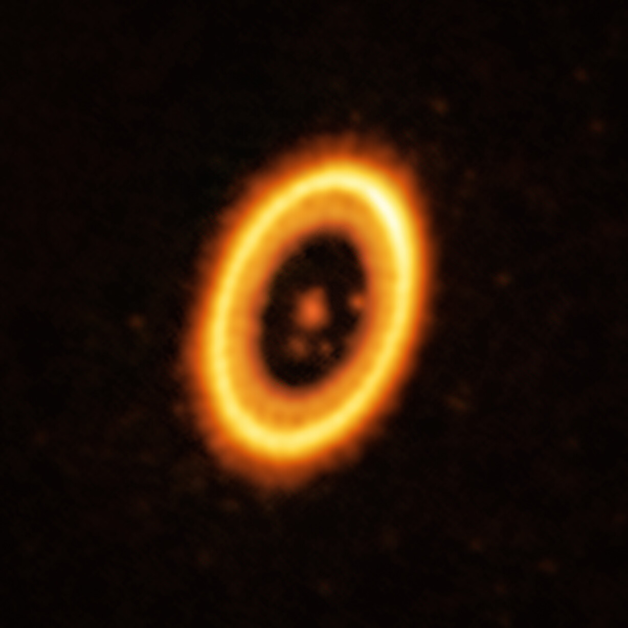 Two planets in the same orbit?  – Exciting notes with ALMA instruments in Chile