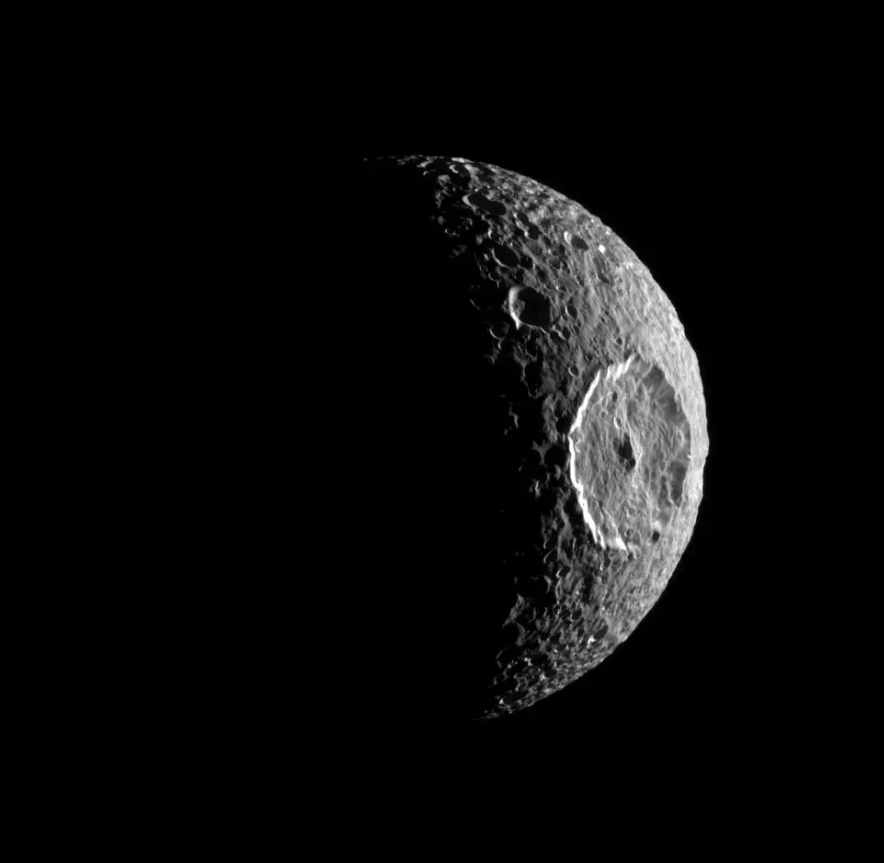 Fiatal óceán lehet a Szaturnusz apró holdjában: Mitől olvadhatott meg a Mimas?